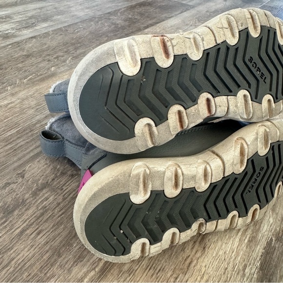 SOREL Youth Whitney II Joan Lace Boots - Felt Fabric and Colorful Laces - Picture 12 of 13